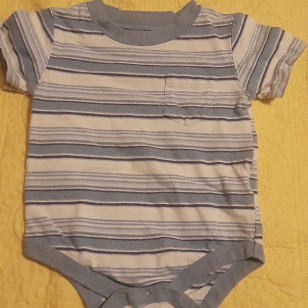 Tee shirt onsie